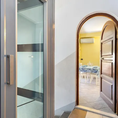 Hostdomus - Sunflower Apartment *